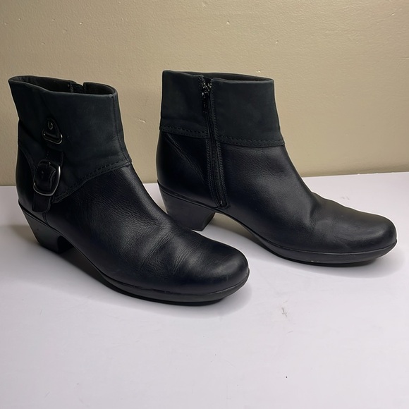 CLARKS Black Leather Ankle Boots INGALLS NILE Padded Footbed Low Wedge Heel 11 - Picture 4 of 16